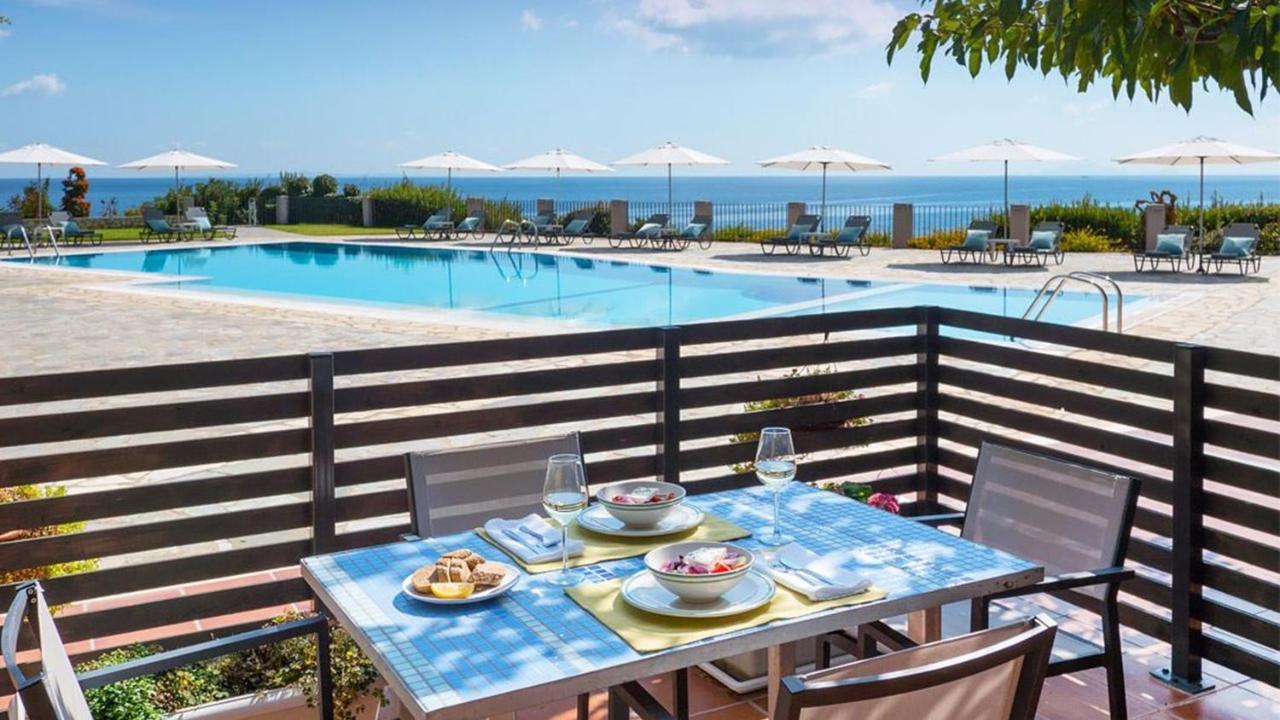Blue Jasmine Hotel Skala  エクステリア 写真